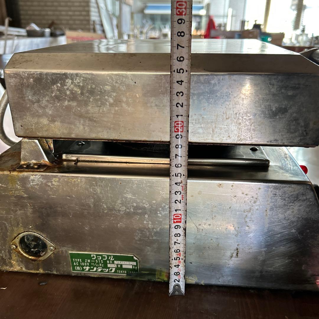 動作確認済　サンテック　ワッフルメーカー　油汚れあり、台座がない。