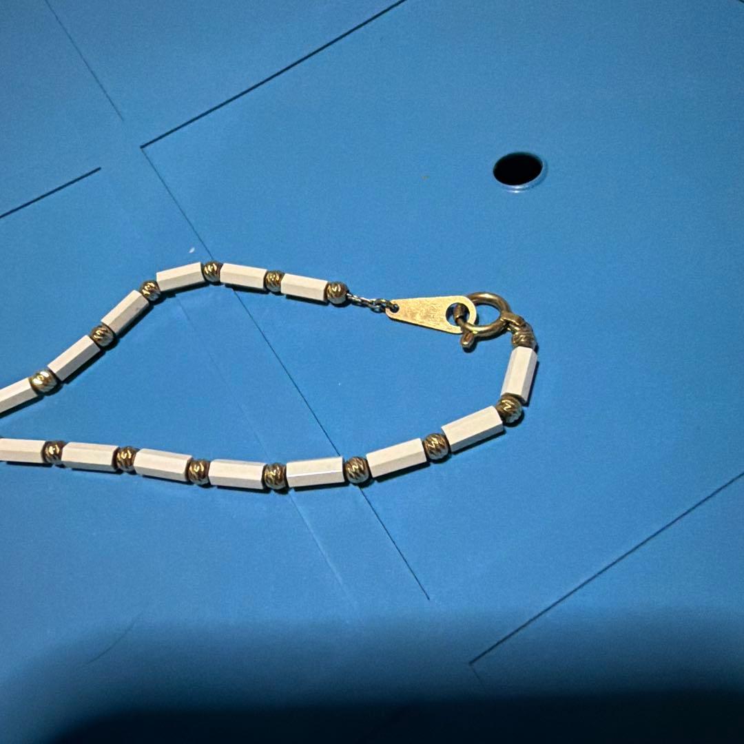 ホワイトゴールドトーンネックレス