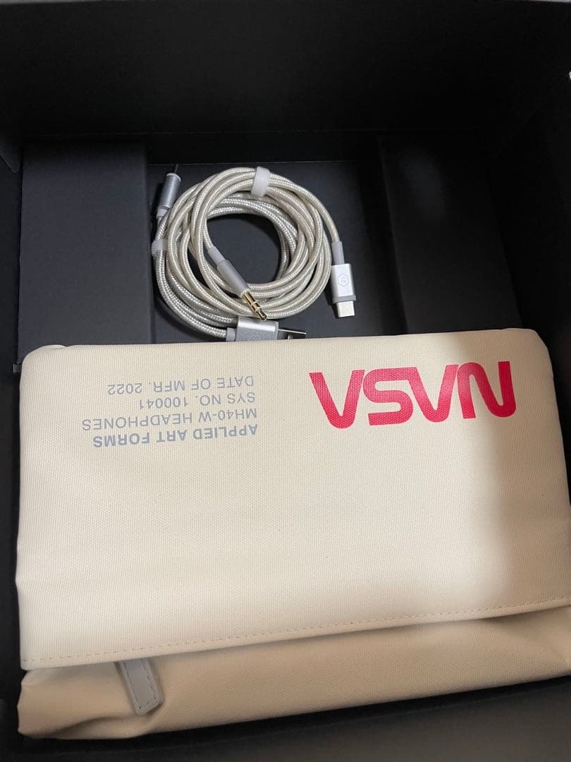 リケーブル可能な有線ヘッドフォン ホワイト/ベージュ