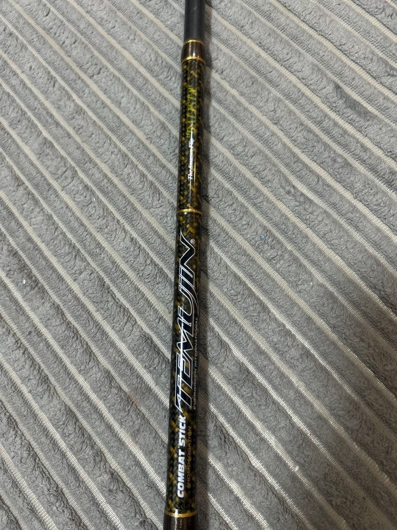 JIN バスロッド ブラック/ゴールド