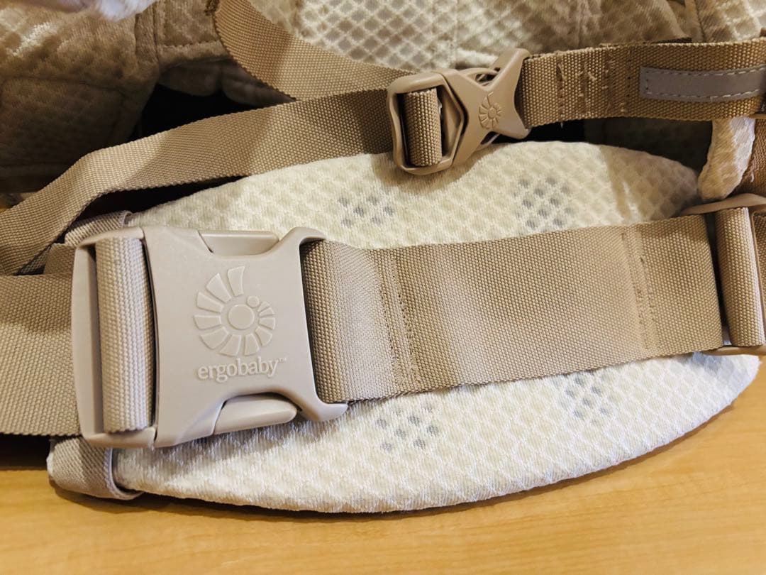 【極美品】エルゴベビー　オムニ ブリーズ　フラワーベージュ