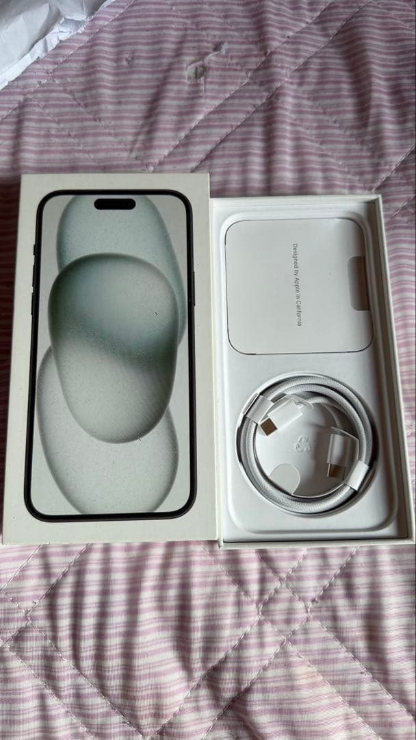 iPhone15プラス本体256GB 早い者勝ち。