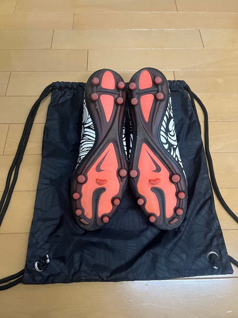 NIKEハイパーヴェノムファントム ll NJR FG