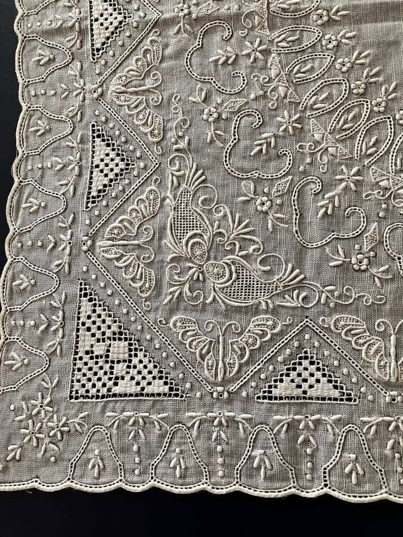 スワトウ　汕頭　刺繍ハンカチ