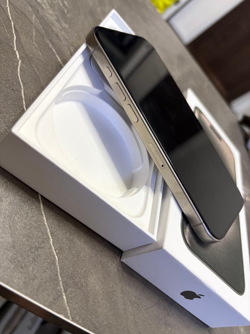 Apple iPhone 15Pro 256GB SIMフリー 美品 箱あり