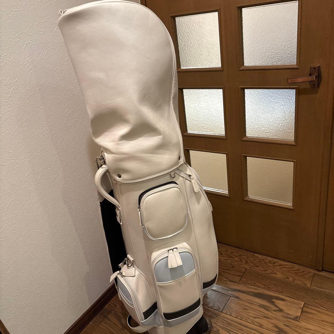 ホワイト キャディバッグ 複数ポケット付き　キャスター付き　8個のポケット付き