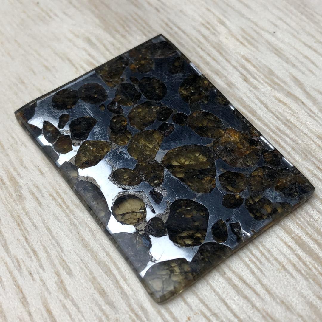 R*y様 パラサイト隕石 隕石　石鉄隕石　セリコ隕石 美品　重さ約7ｇ　ケース付