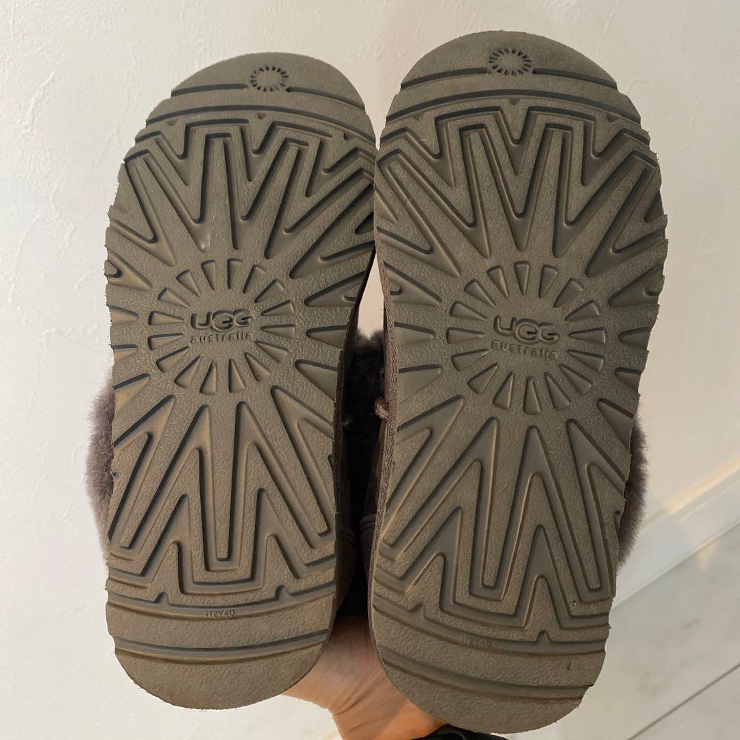 UGG 22cm 室内のみ使用　ムートン　スエード スリッポン　スリッパ