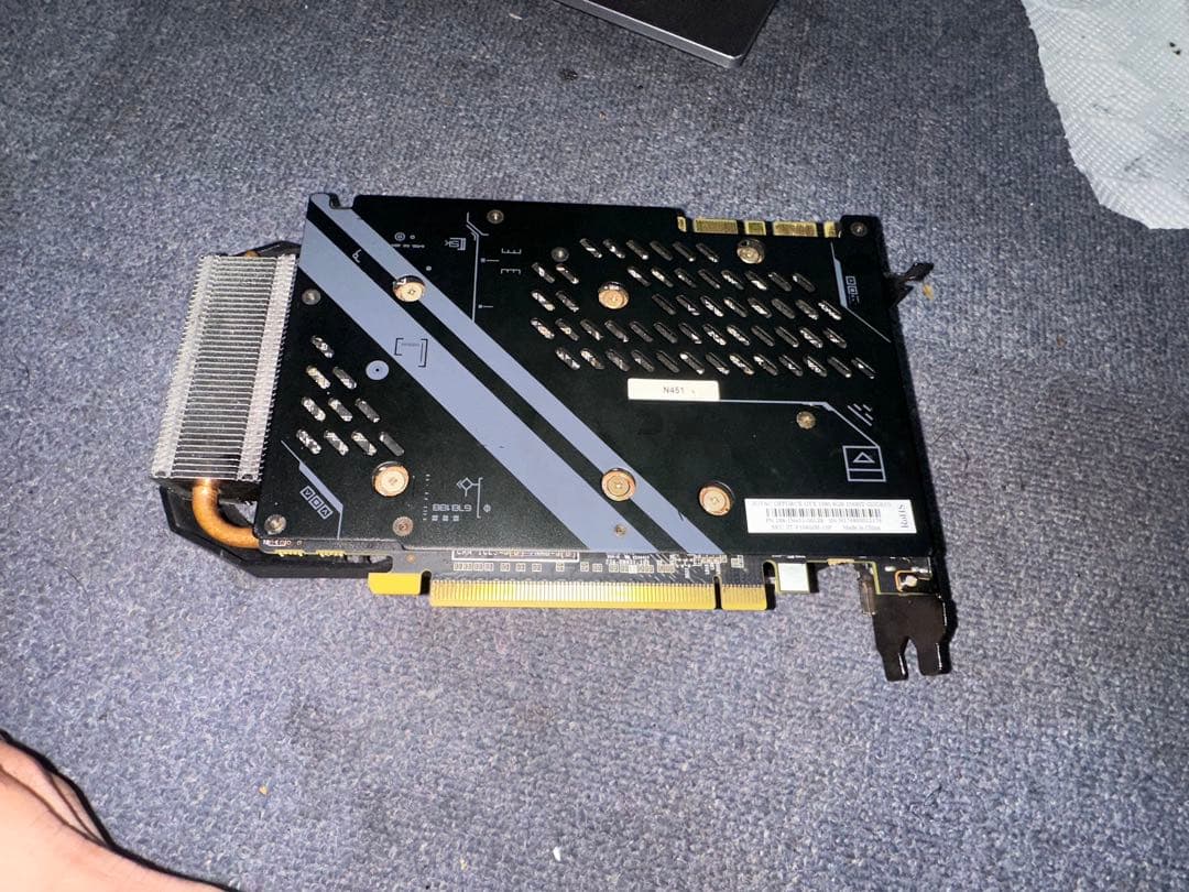 ASUSマザーボード + ZOTACグラフィックボード