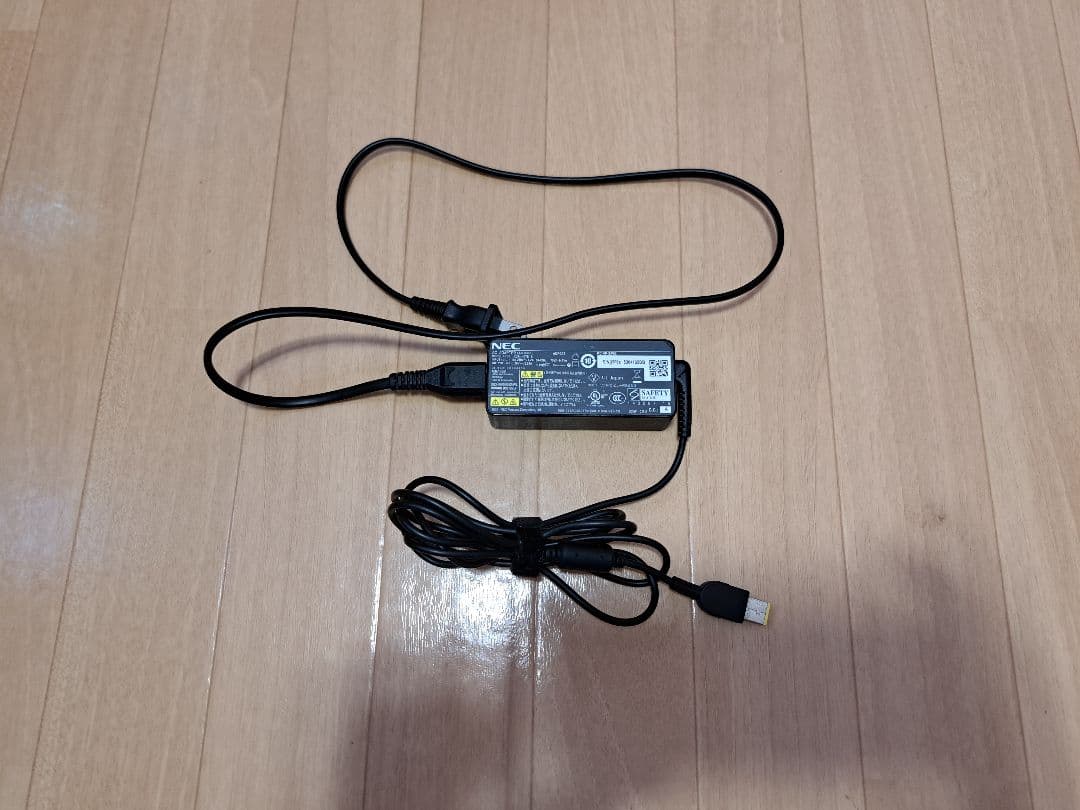 NEC ノートパソコン NS750AAW ホワイト　タッチパネル　Corei7