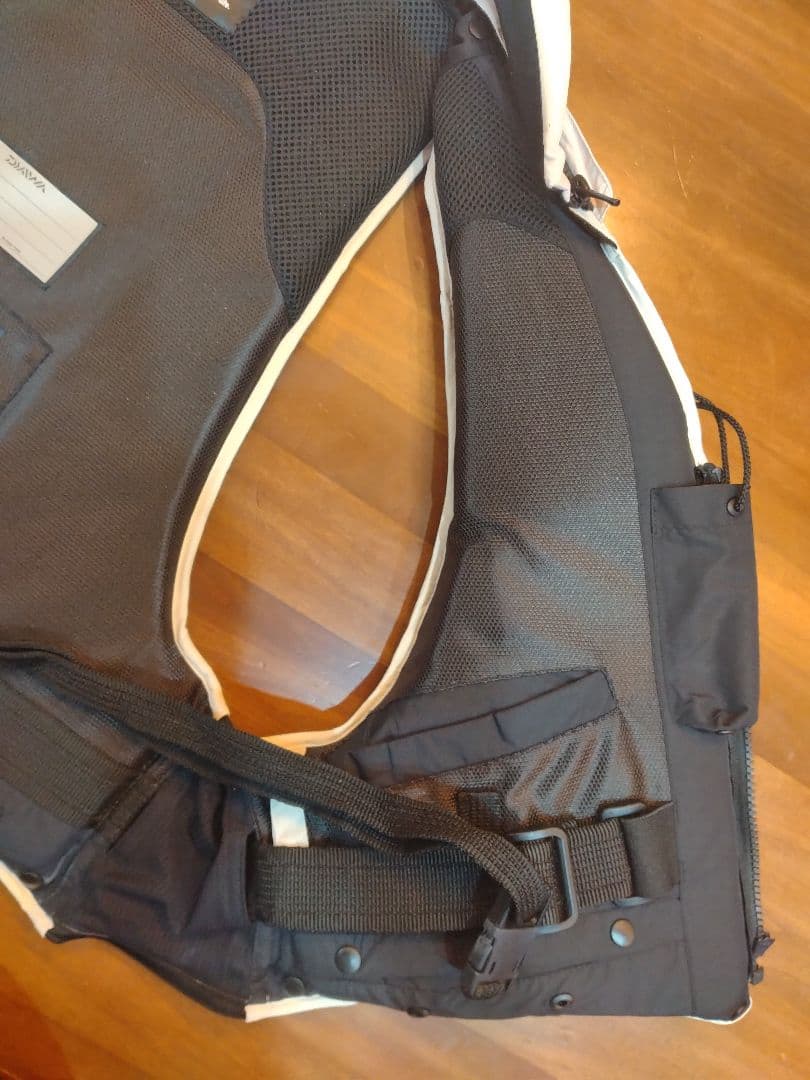 DAIWA ダイワ フローティング ベスト ジャケット 2012年製 ホワイト