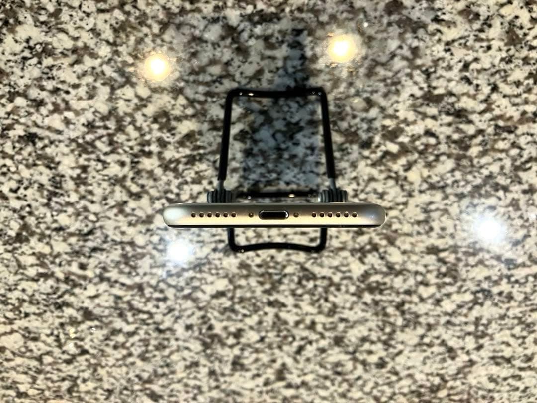 【美品】iPhone se 第3世代 128GB SIMフリー 箱付き