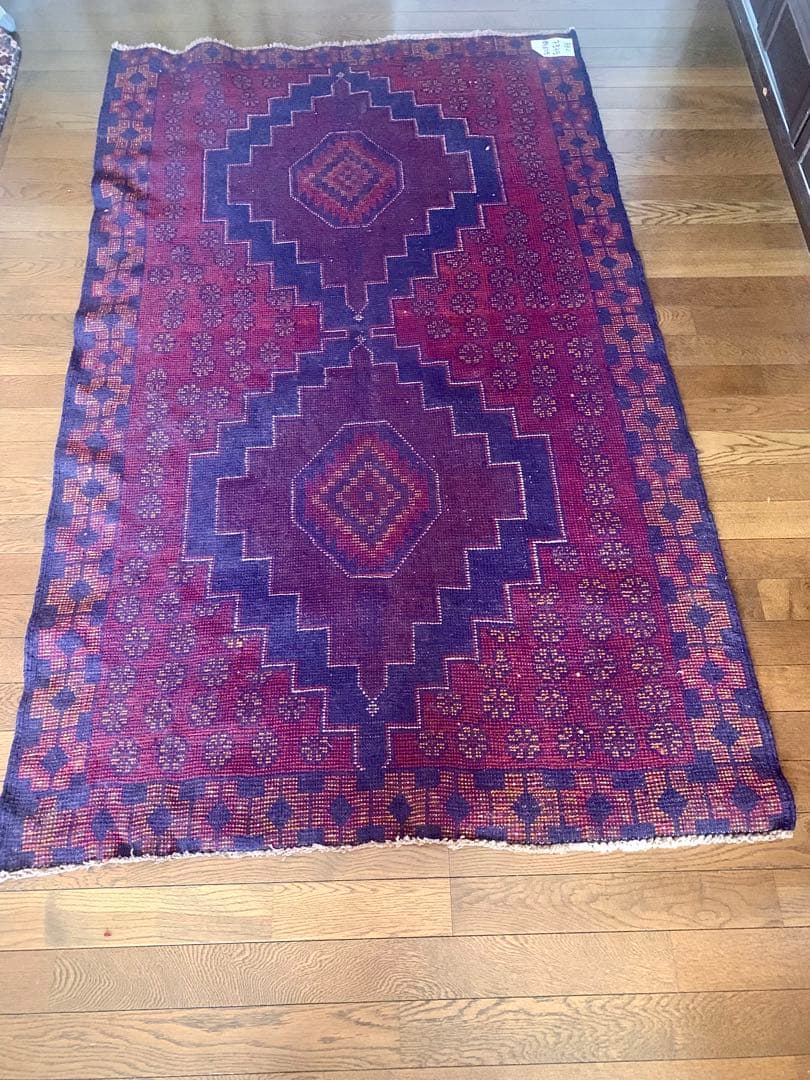 30～40年くらい前のペルシャヴィンテージラグ サイズ:185x115cm