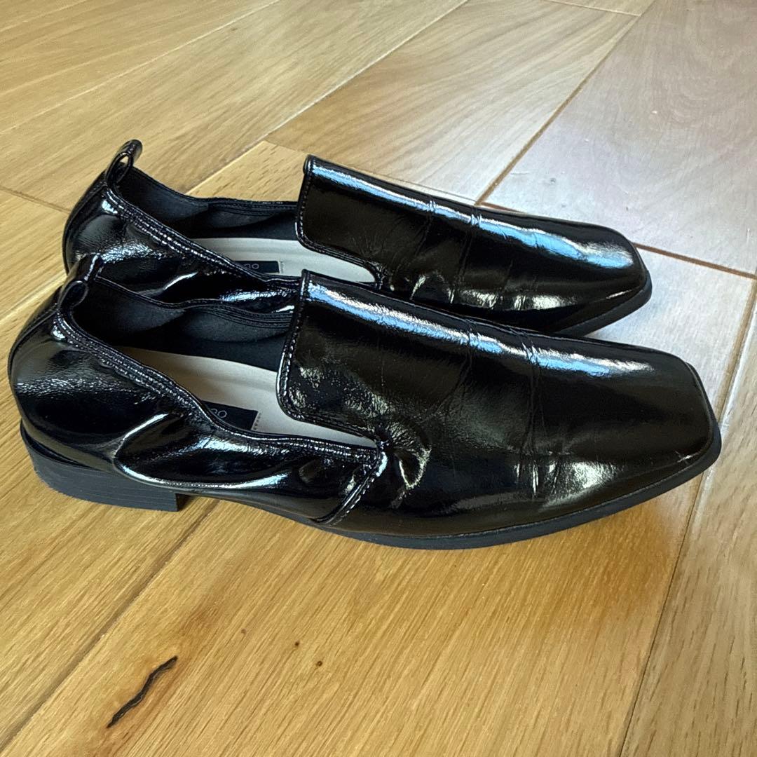 ourさっと履けて脱げにくい、エナメルスリッポン