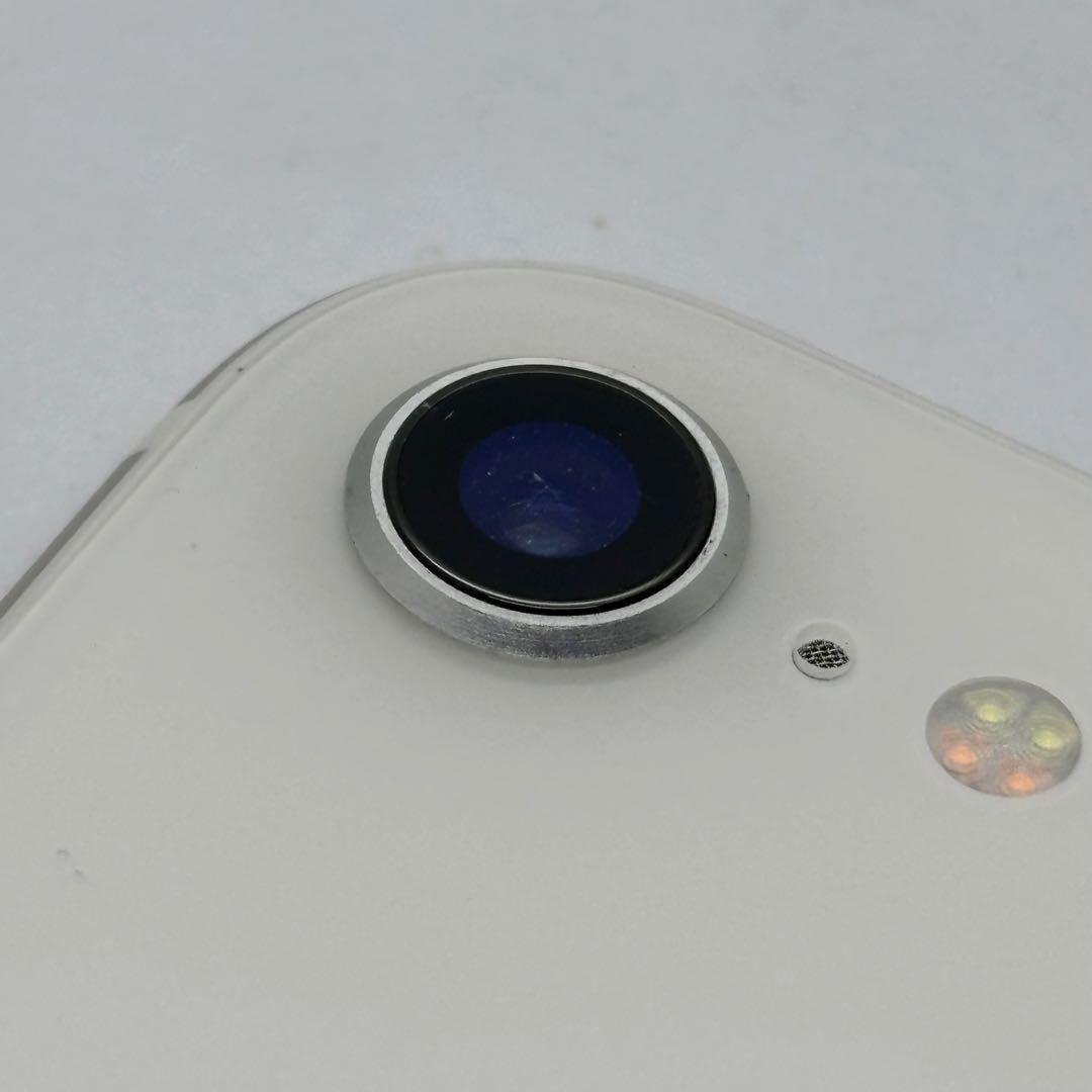 整備済美品 iPhone SE3 128GB 外装新品FB0711018
