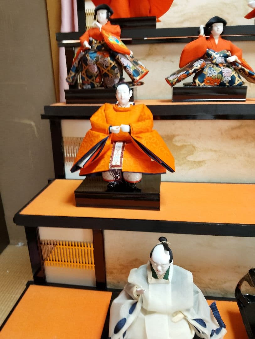 ひな人形 段飾り 多彩な飾り