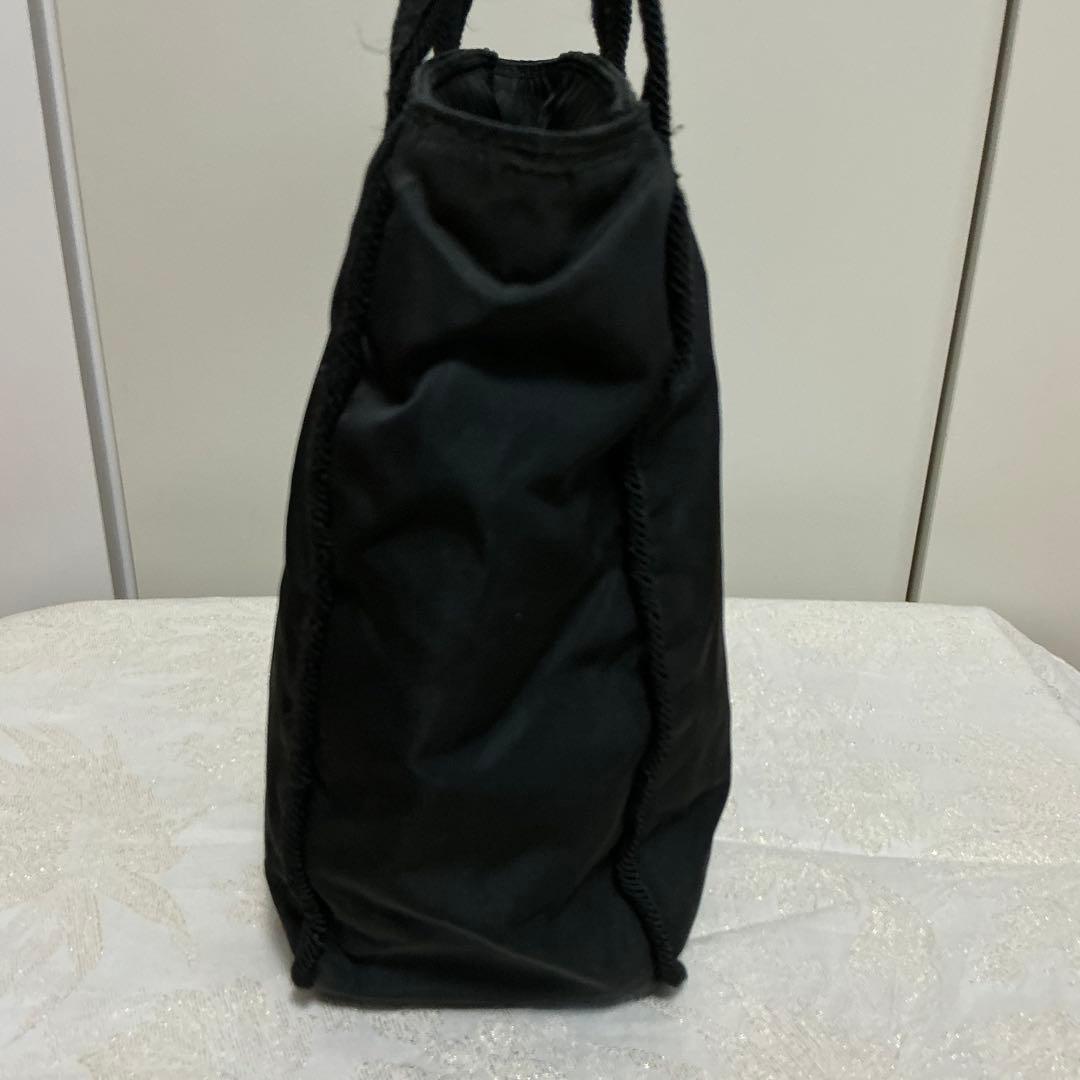 PRADA ナイロン ハンドバッグ 黒　ロゴビーズ刺繍