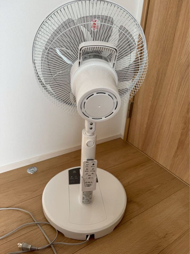 22年製　美品　日立　リビング扇風機　HEF-130R2