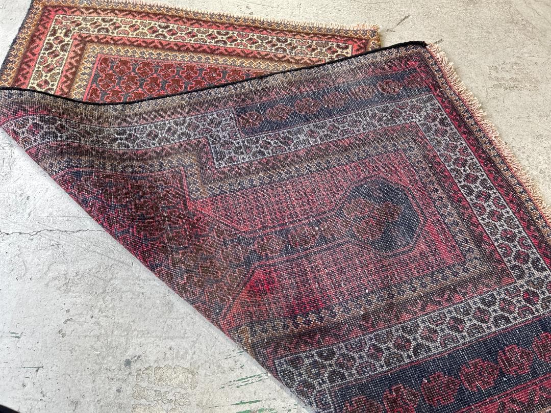 【Vintage rug】138 × 81｜アシンメトリー ヴィンテージラグ