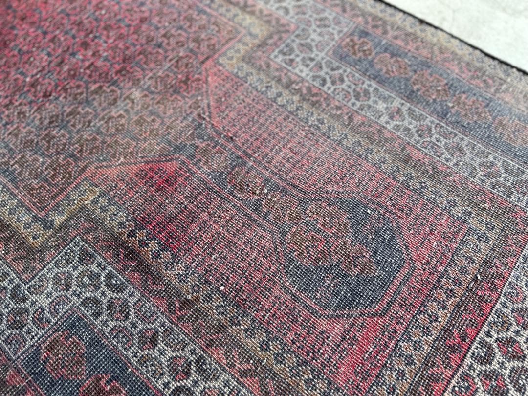 【Vintage rug】138 × 81｜アシンメトリー ヴィンテージラグ