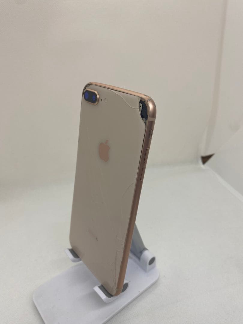 ジャンク品iPhone 8 Plus 64GB バッテリー86% 05504