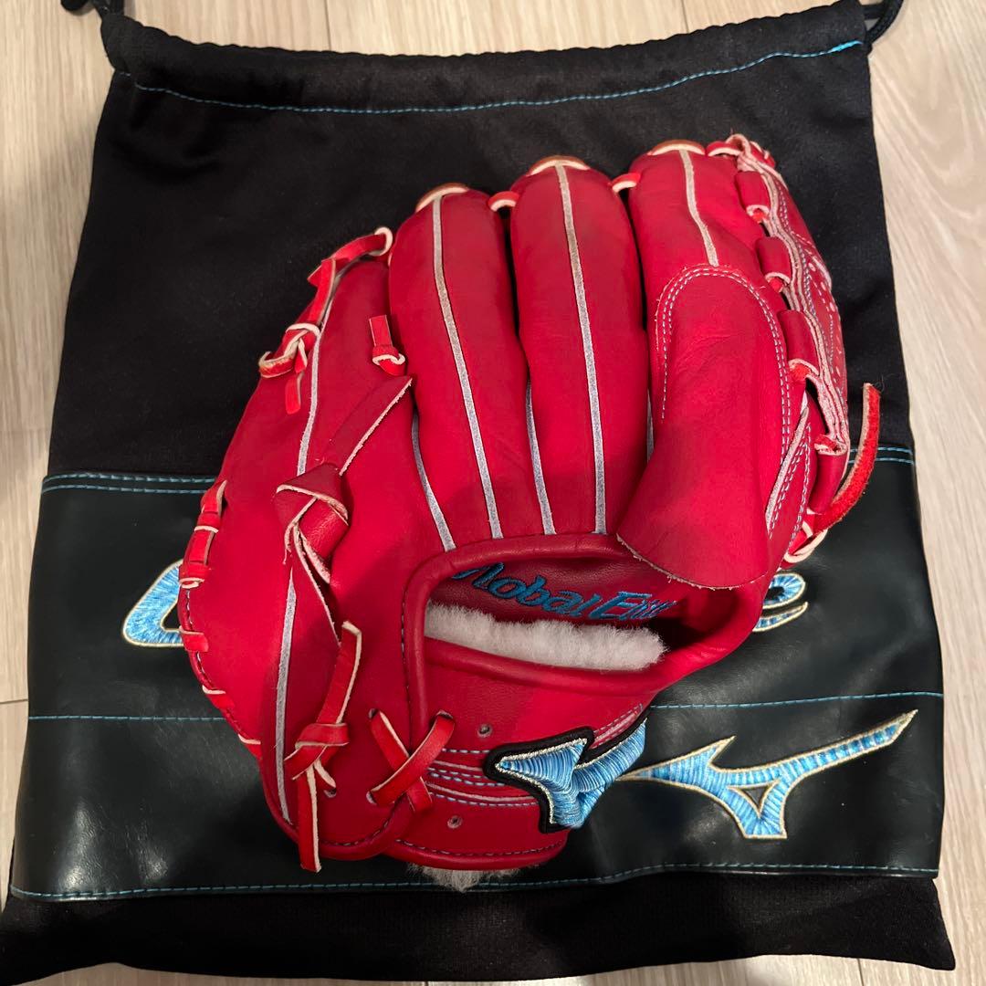 【美品】投手用グローブ　ミズノ　グローバルエリート　右投げ　硬式