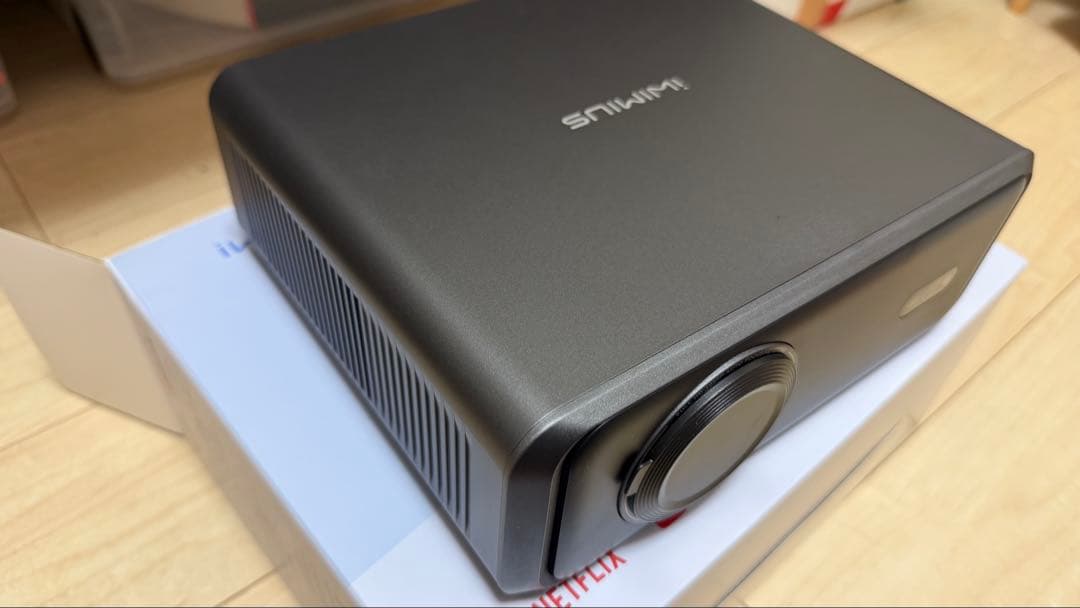 プロジェクター 本体 4k iWIMIUS