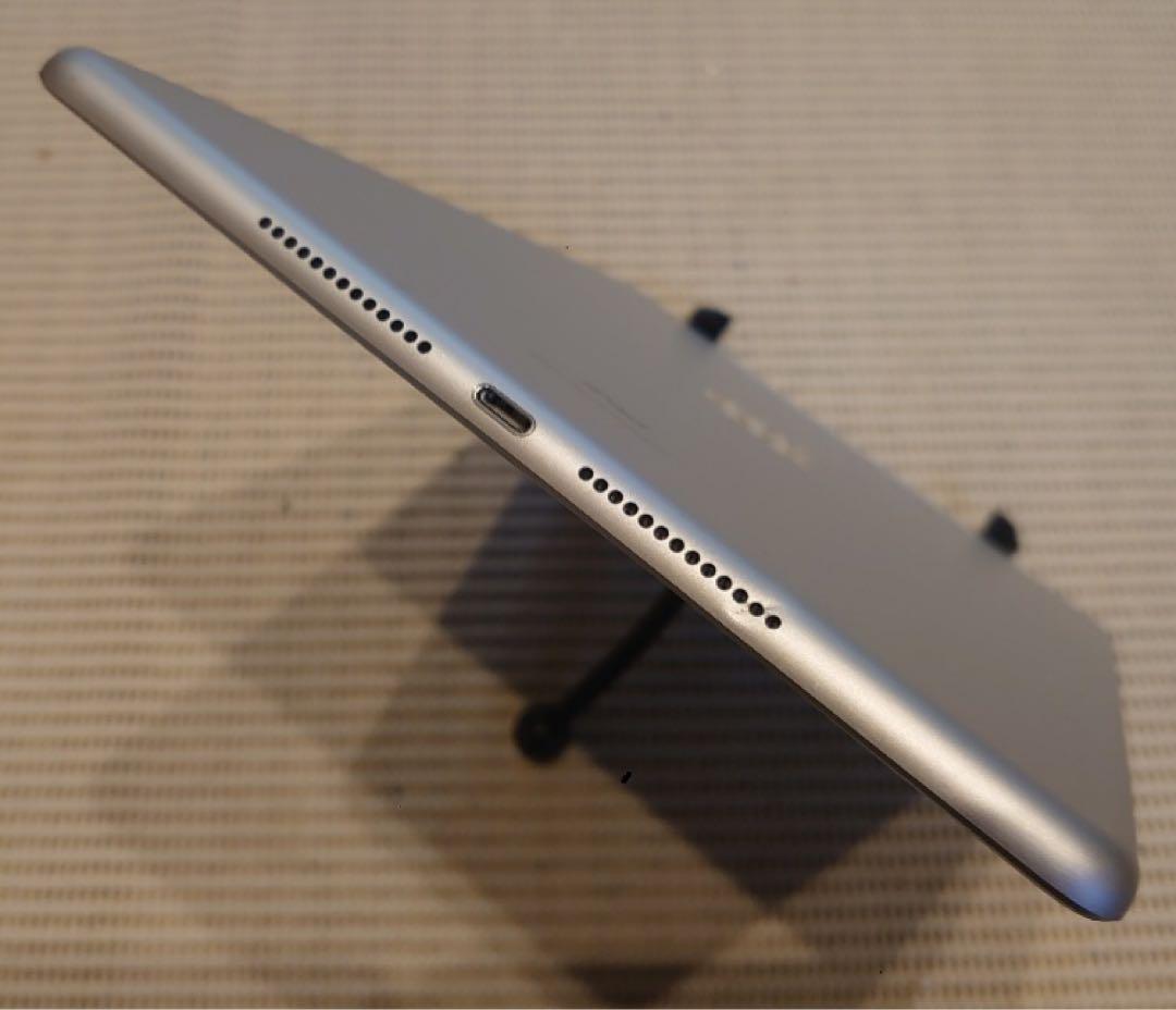 完動品SIMフリーiPad第7世代(A2198)本体32GB送料込8MDFV