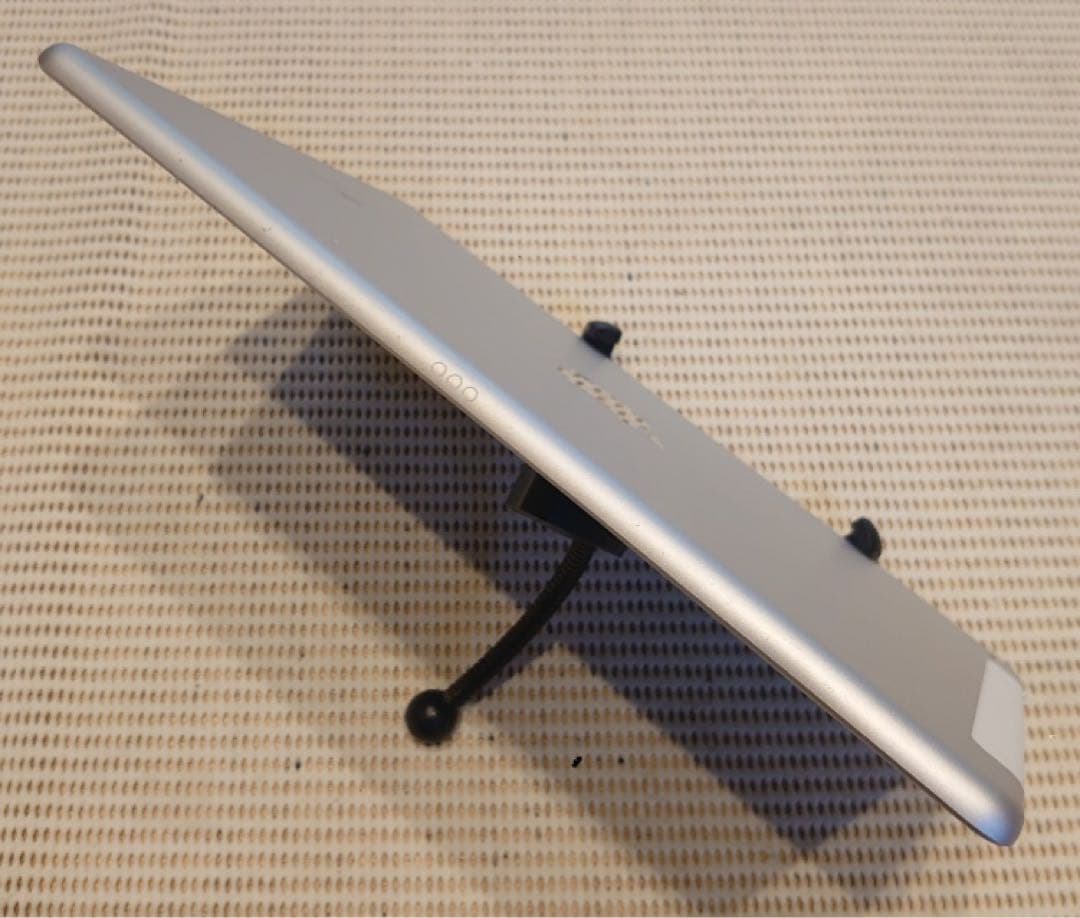 完動品SIMフリーiPad第7世代(A2198)本体32GB送料込8MDFV