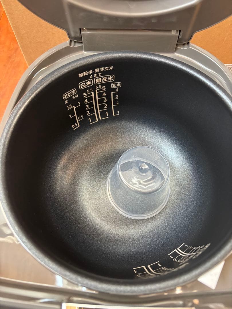 SHARP 5.5合 黒厚釜 球面炊き　炊飯器 KS-S10J-S