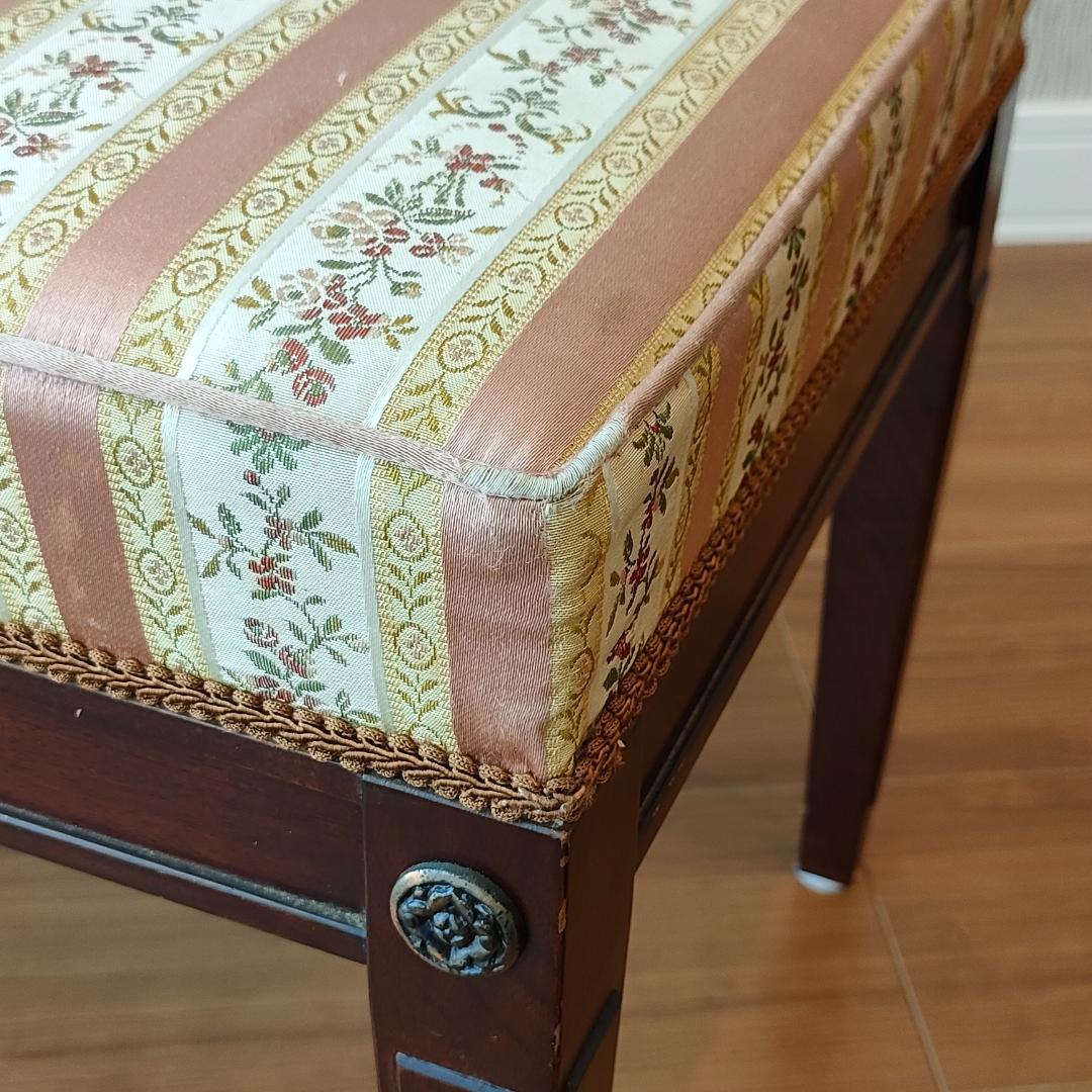 メープル不二屋　スツール　オットマン　ロココ調ファブリック