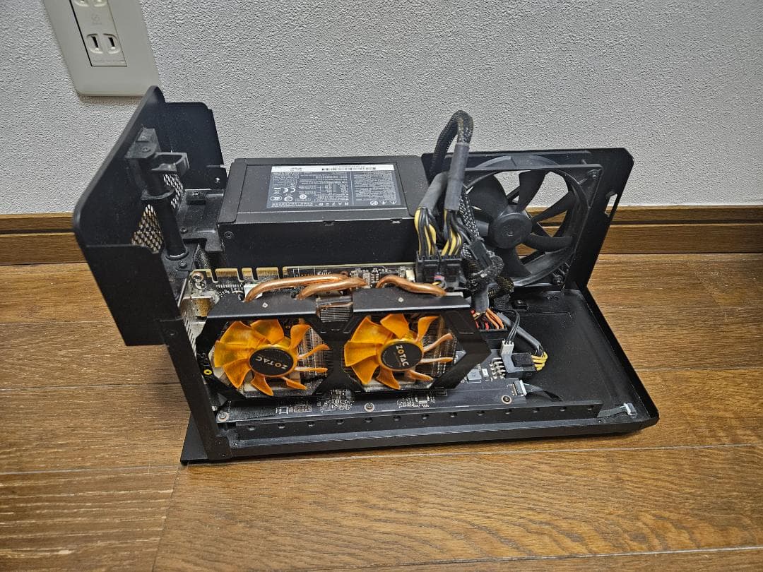 Razer Core X Chroma 外付けGPUボックス eGPU