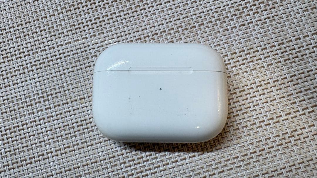 AirPods pro第一世代　Lightning端子モデル