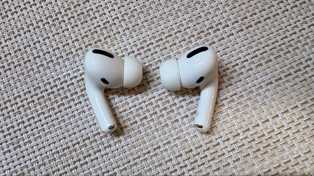 AirPods pro第一世代　Lightning端子モデル