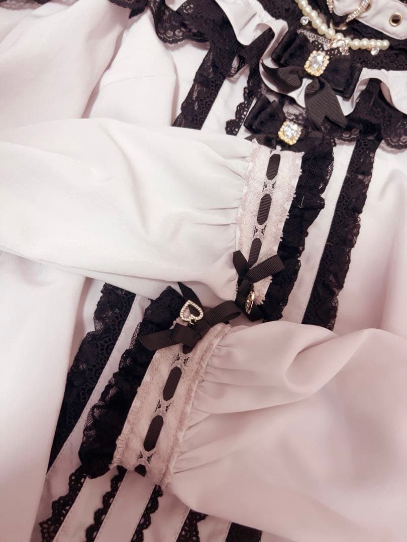 LIZLISA 地雷系　リズリサ 3つリボンフロントチョーカーブラウス　ピンク