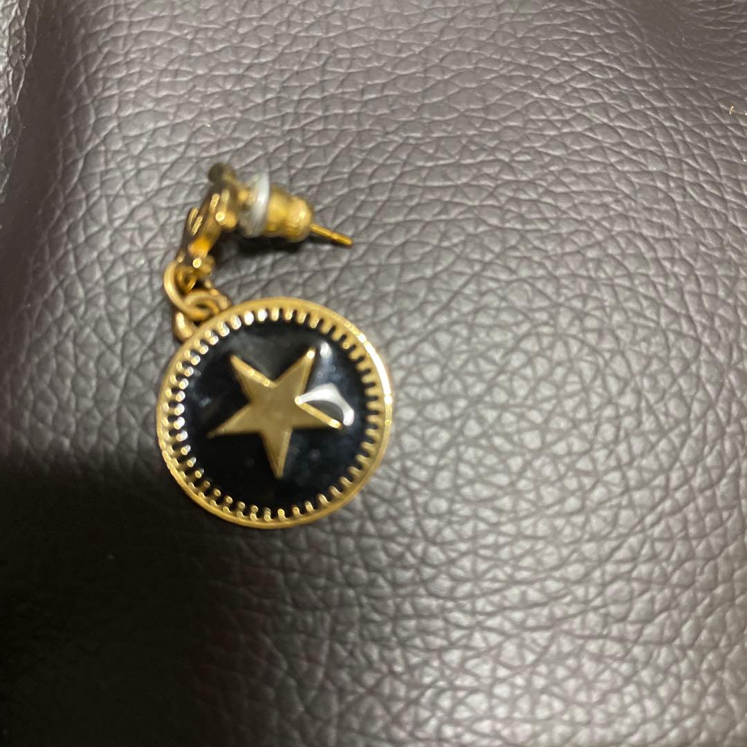 c*5様 CHANEL 星型モチーフ ピアス(片耳用)
