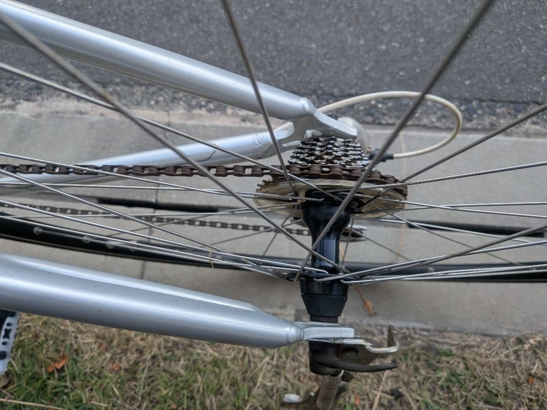 クロスバイク シルバー ２７段 ループキー２本付