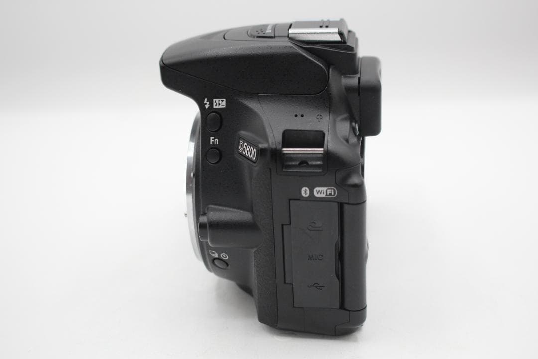 新品級◆Nikon ニコン D5600 ボディ◆5742