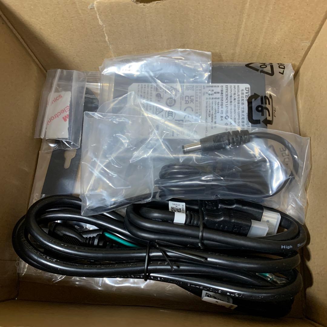 新品MINIS FORUM　UM760Slim　AMD Ryzen 5　ミニPC