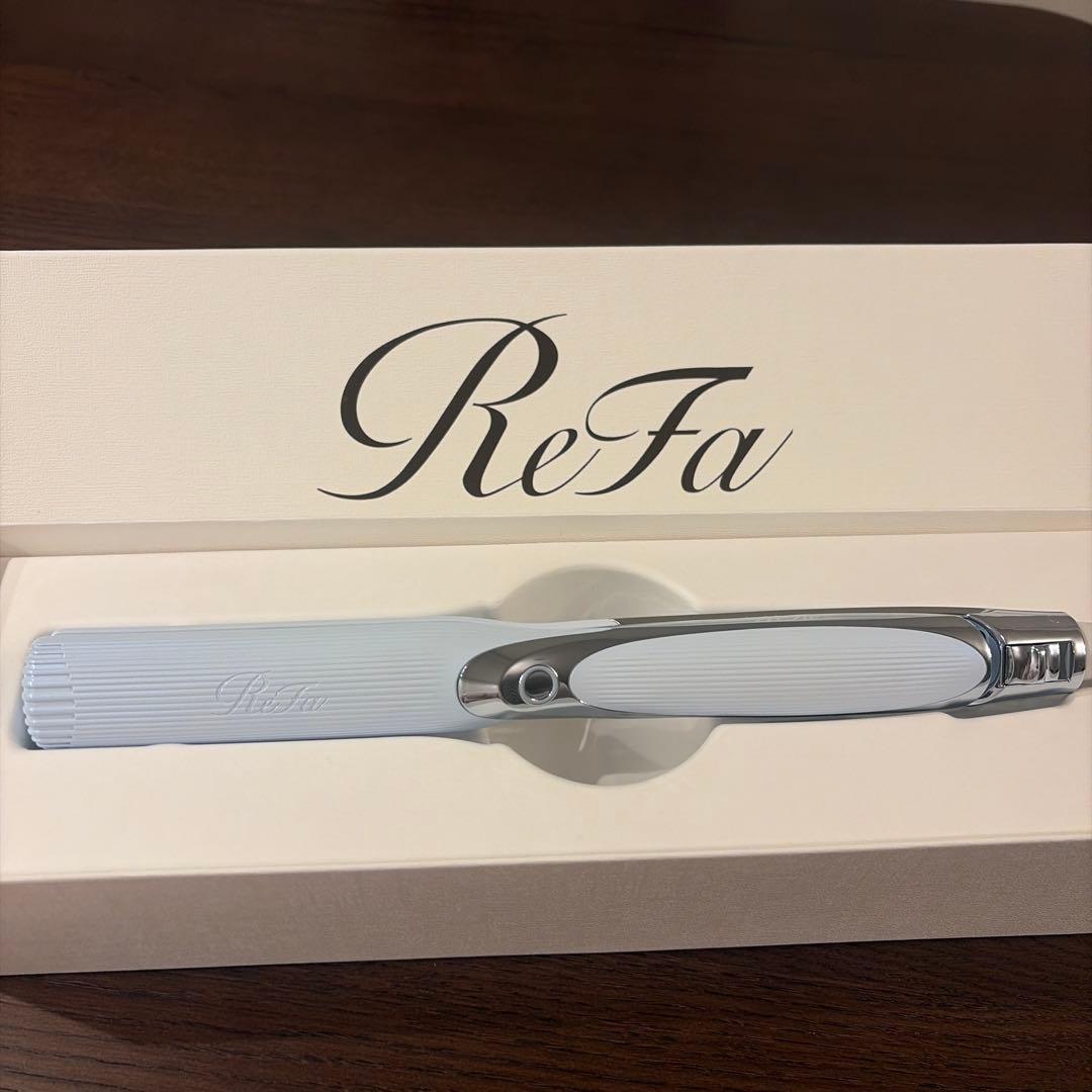 【最新リファ】ストレートアイロン プロ ホワイト 美品 ◎箱付き・送料込み