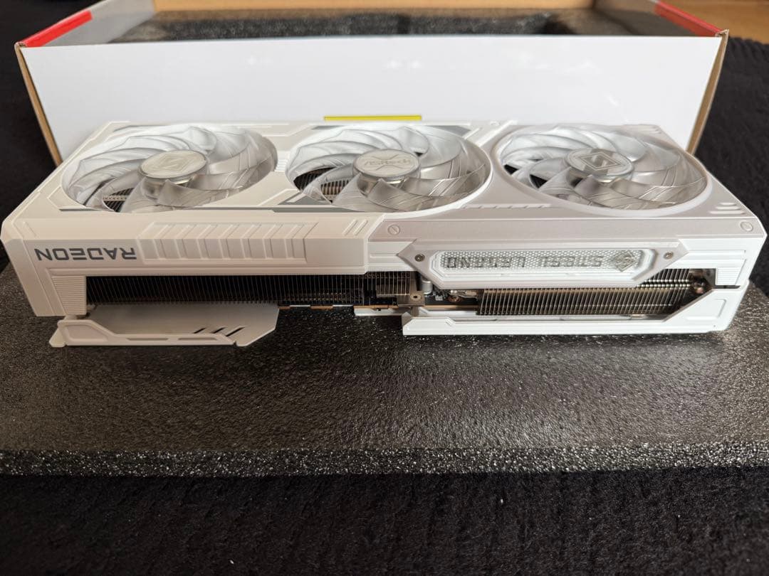 グラフィックボード・グラボ・ビデオカード Asrock Radeon RX9070XT SL 16GB