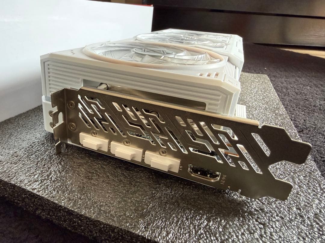 グラフィックボード・グラボ・ビデオカード Asrock Radeon RX9070XT SL 16GB