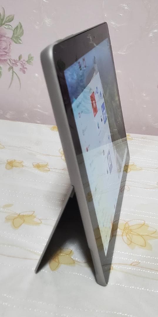 (ほぼ新品) Surface GO 4415Y/4GB/64GB office