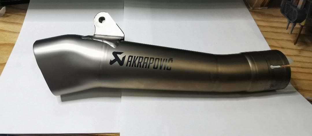 ほぼ新品 AKRAPOVIC アクラポビッチスリップオンYZF-R6(06~