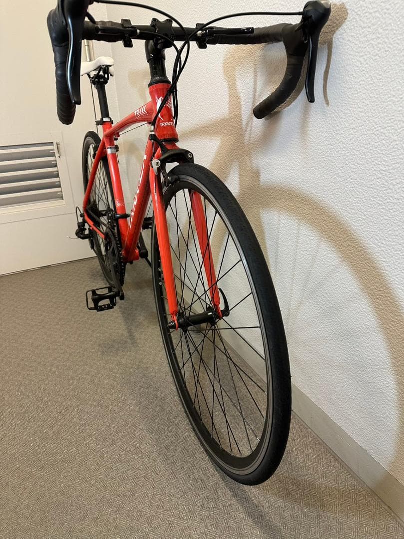 『配送可』ＴＲＩＧＧＥＲトリガー７００ｘ２５Ｃ スポーツ・ロードバイク ドロップ