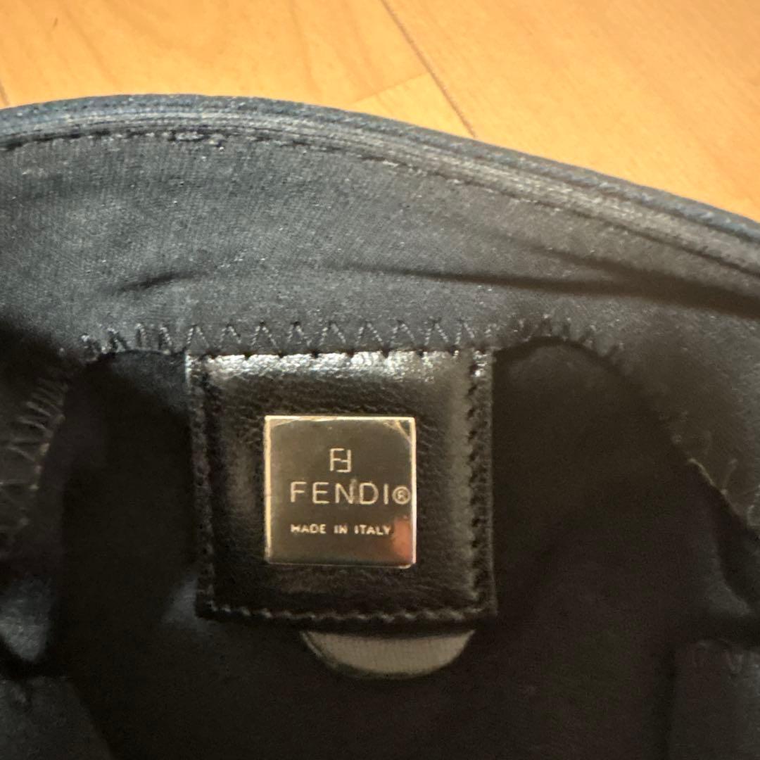 FENDI フェンディ　マンマバスケット　ショルダーバッグ　黒　ブラック