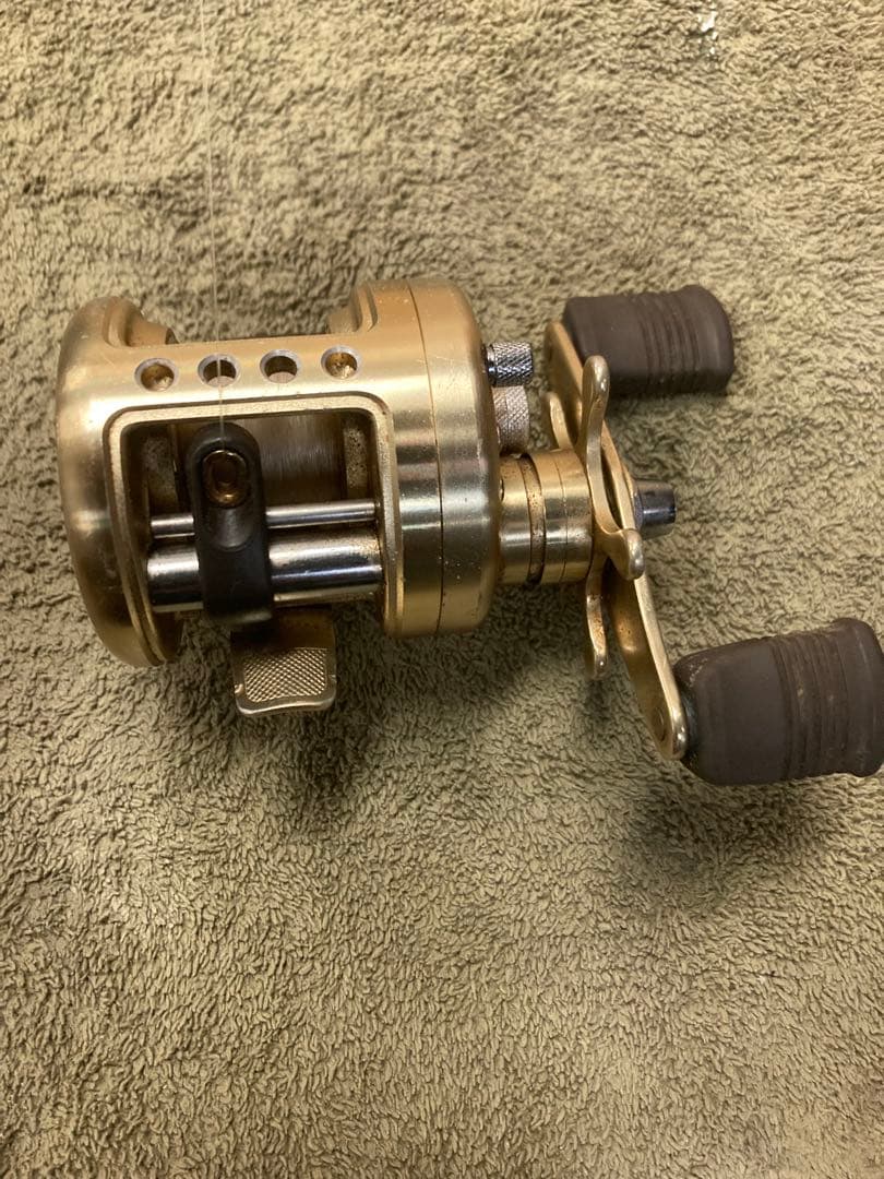 クリスマス値下げカルカッタ51xt 左巻きシマノ　カルカッタ箱無しShimano