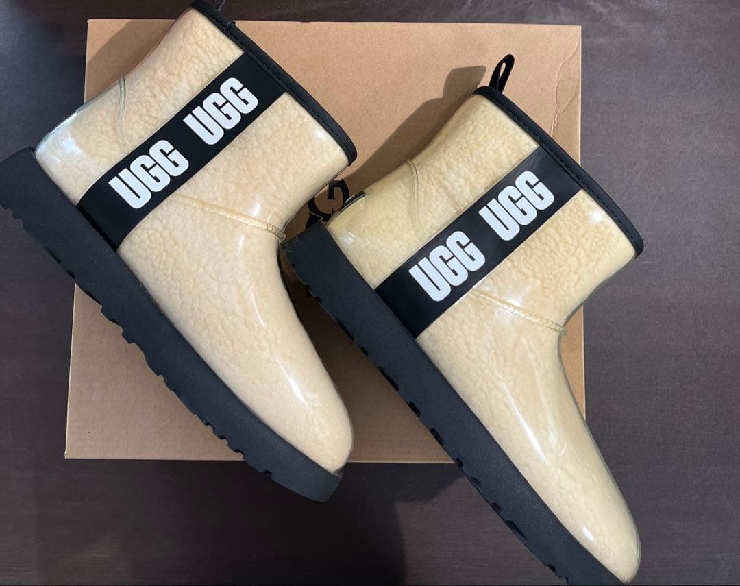 未使用　UGG ブーツ　CLASSIC CLEAR MINI 防水　24cm