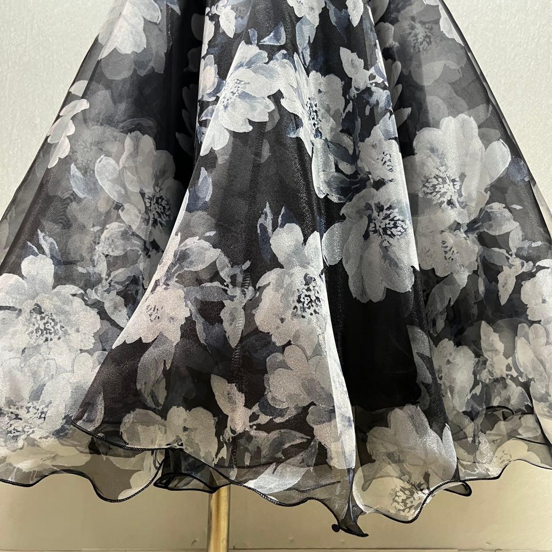 新品 社交ダンス スカート コサージュ付きモノトーン花柄プリント