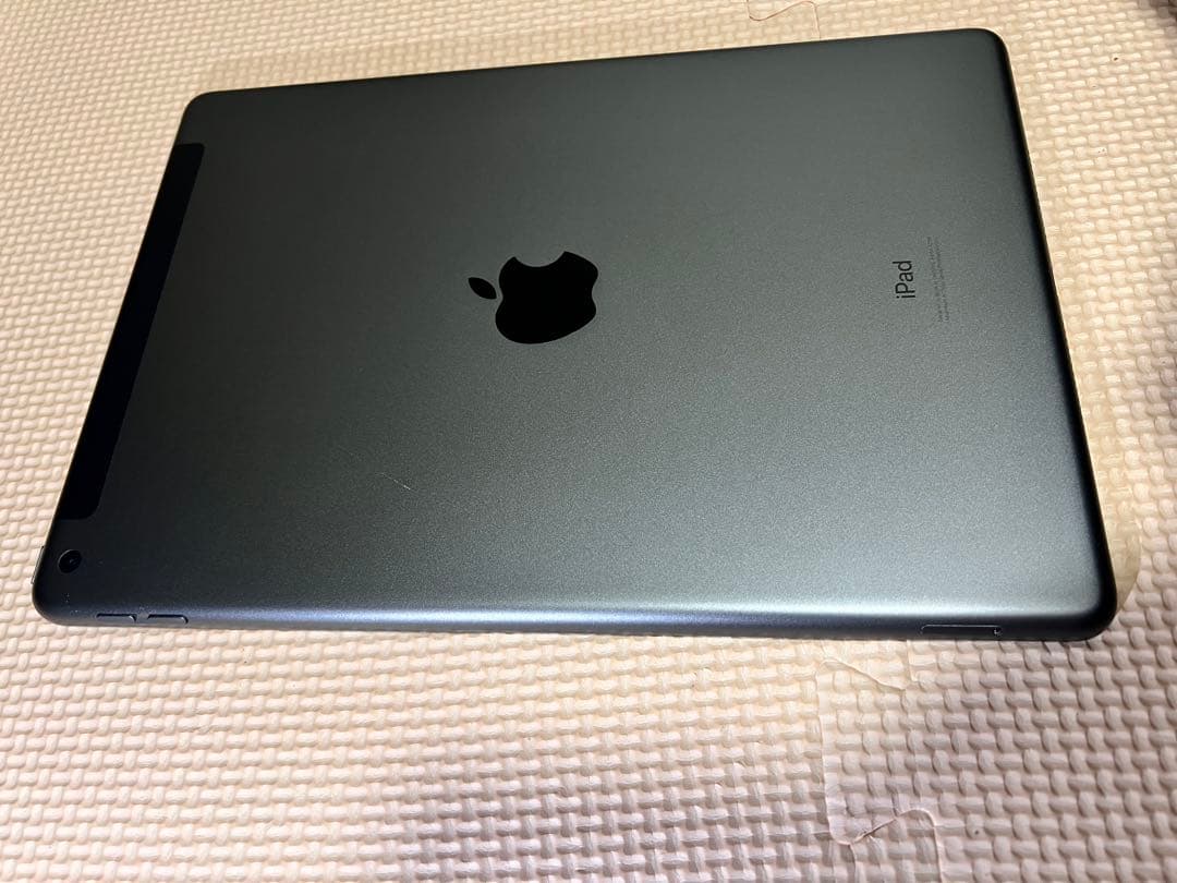 SIMロック解除済み iPad 7th Gen 128GB Space Gray